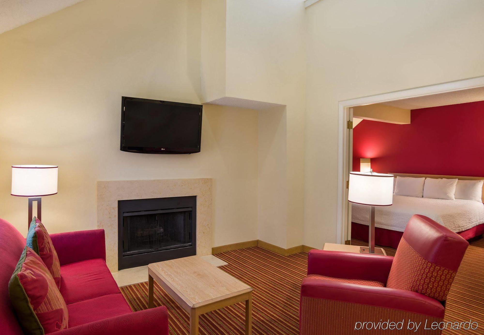 Residence Inn St. Petersburg クリアウォーター エクステリア 写真