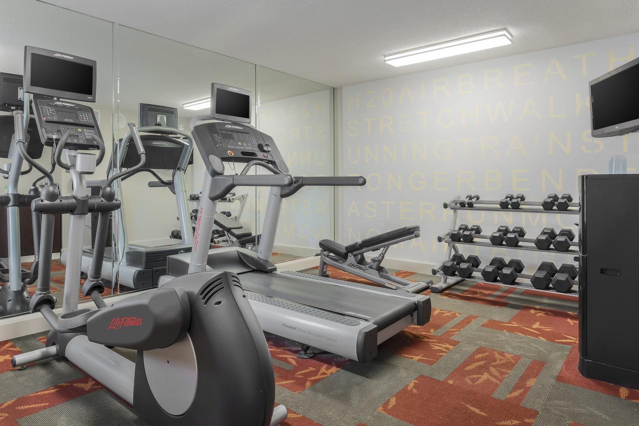 Residence Inn St. Petersburg クリアウォーター エクステリア 写真