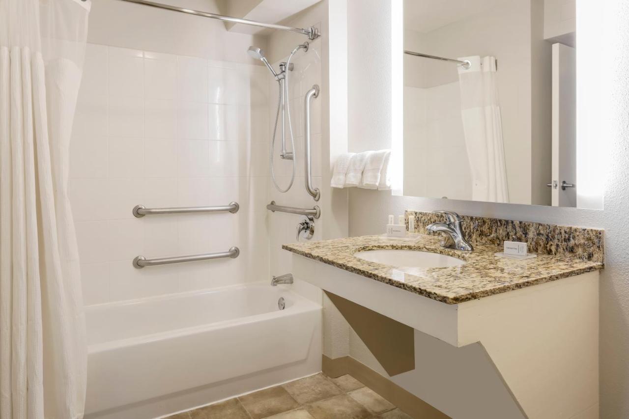 Residence Inn St. Petersburg クリアウォーター エクステリア 写真